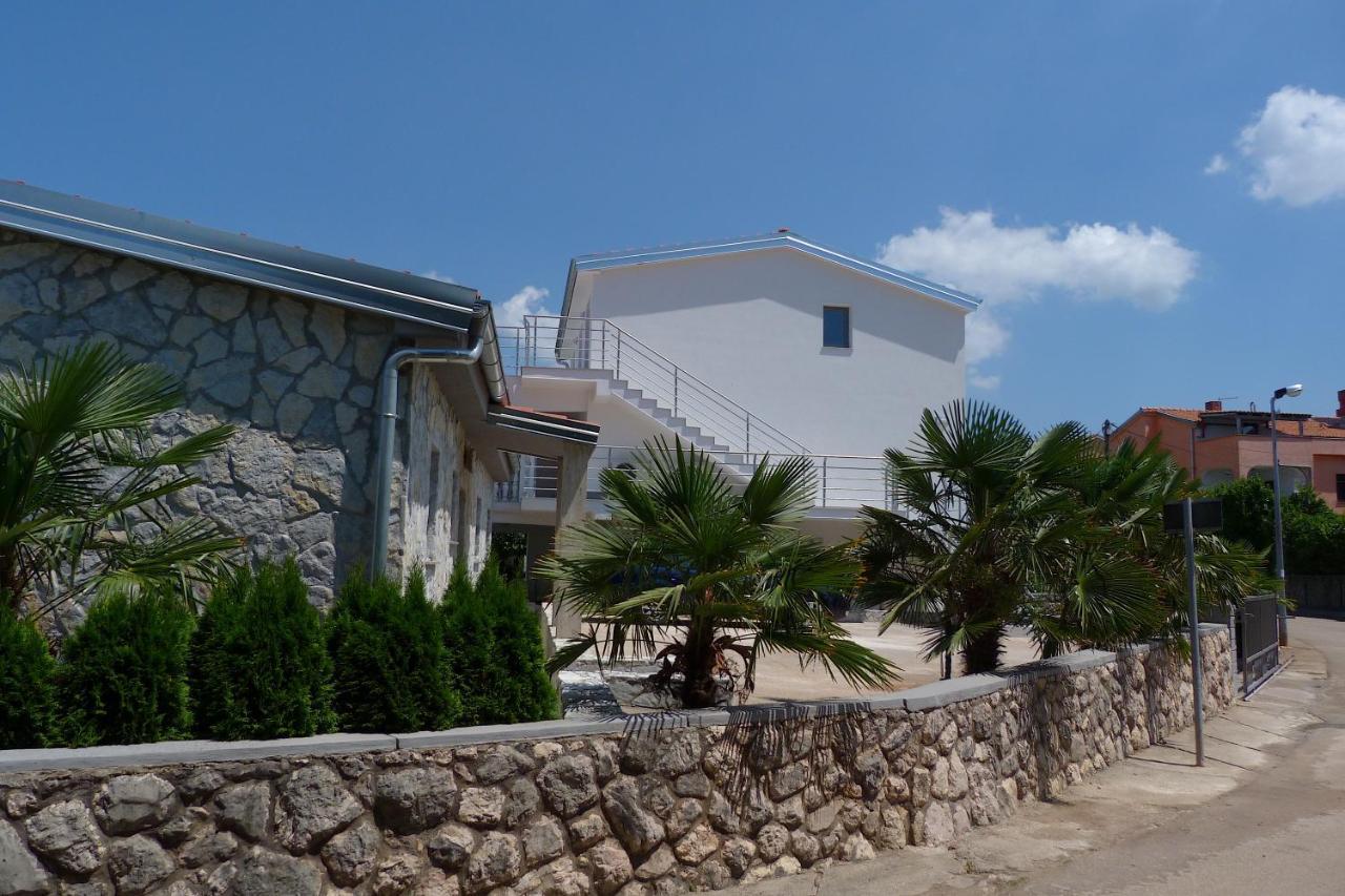 Apartments Monja & Dadi, Malinska, Vantacici Esterno foto